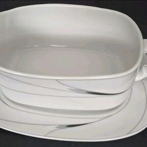 NWT Mikasa Fine China L5806 Caviar  Gravy Boat & Underplate White Black Gray